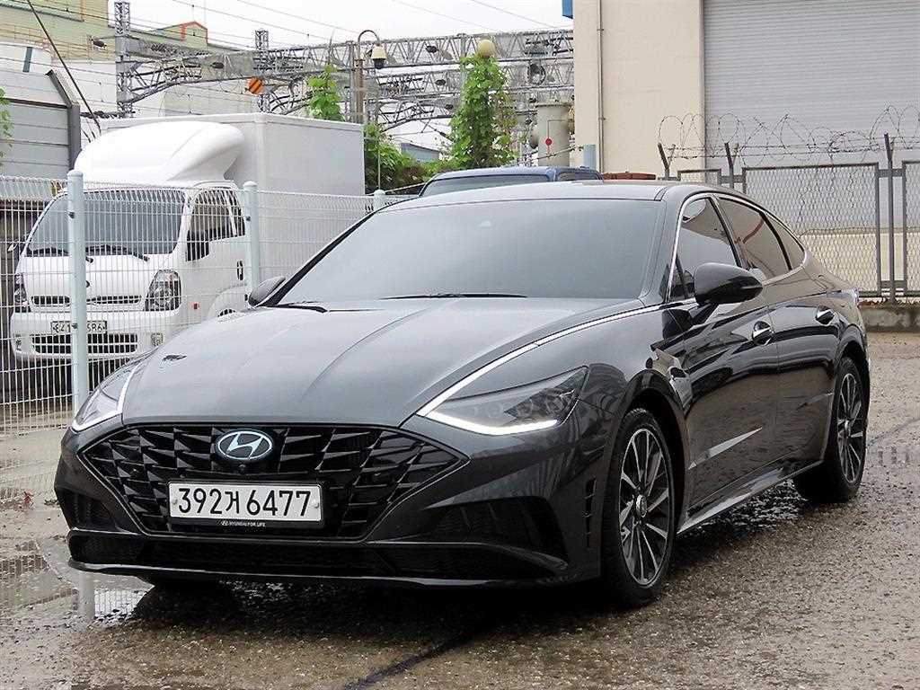 HYUNDAI Sonata - Vista 3