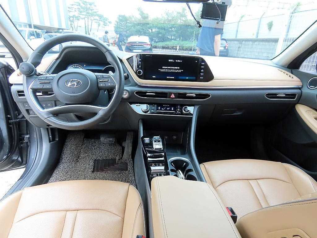 HYUNDAI Sonata - Vista 8