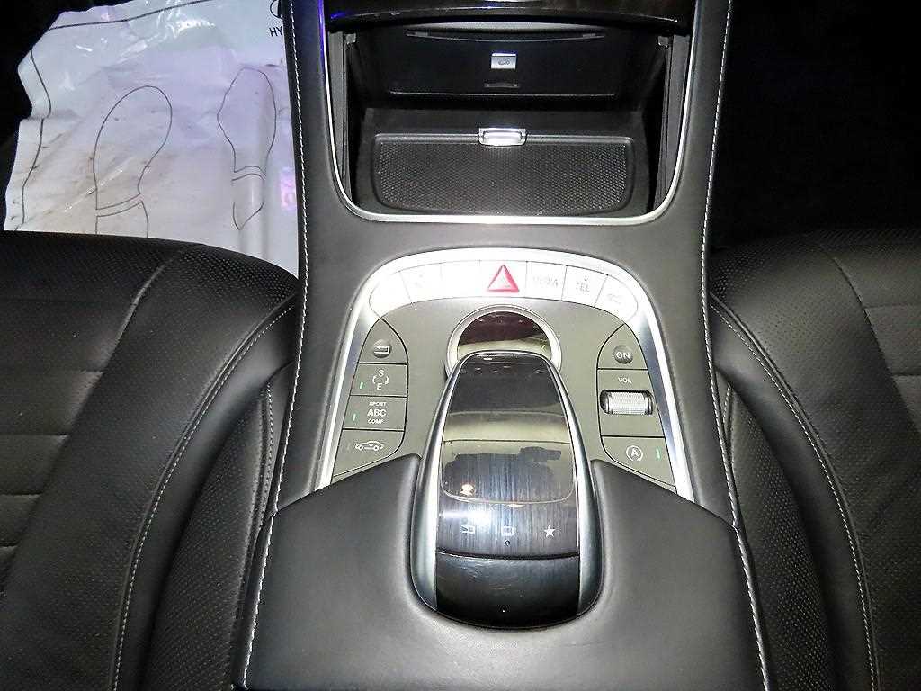 Mercedes Benz S Class - Vista 12