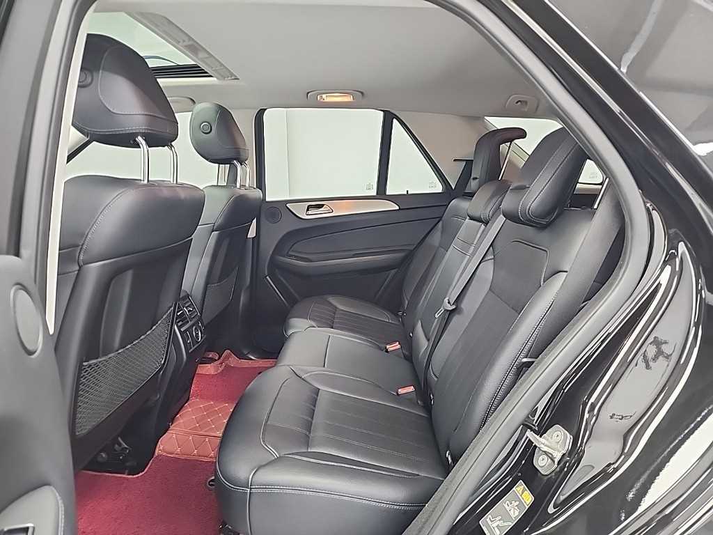 Mercedes Benz GLE Class - Vista 12