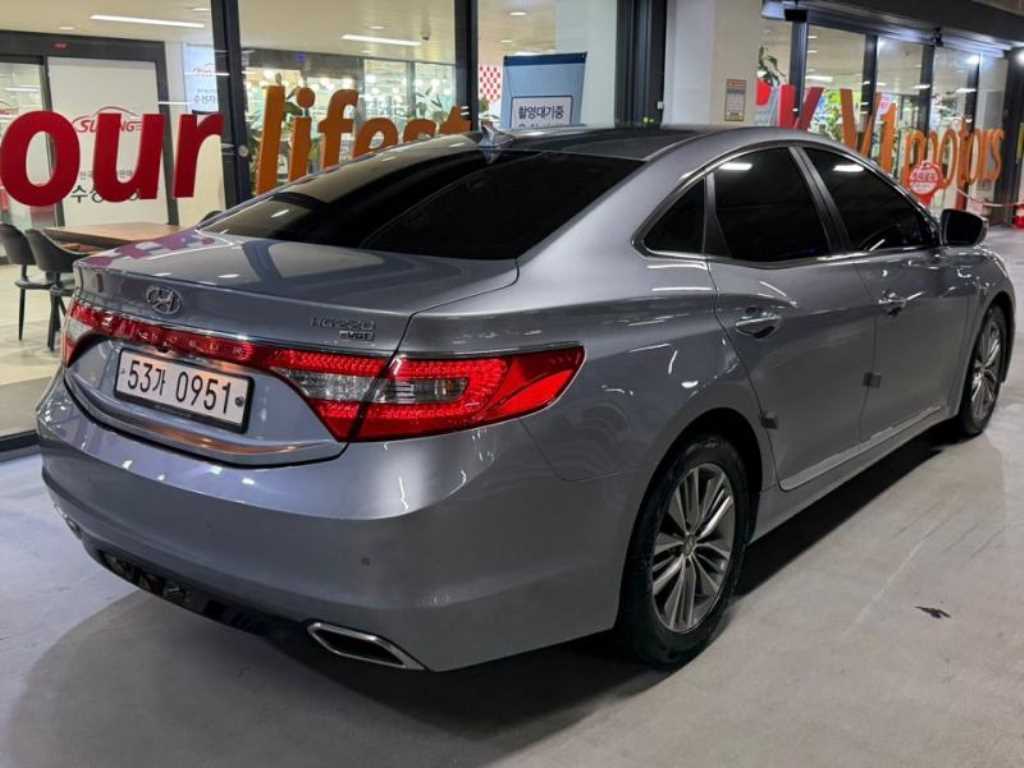 HYUNDAI Grandeur - Vista 4