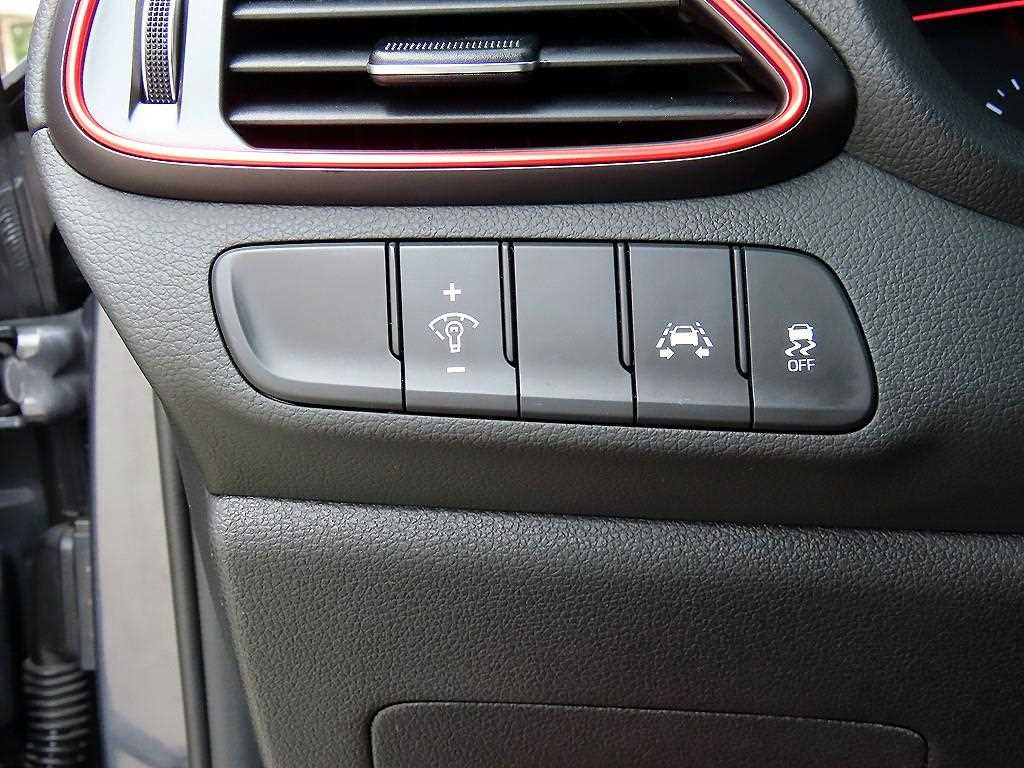 HYUNDAI i30 - Vista 12