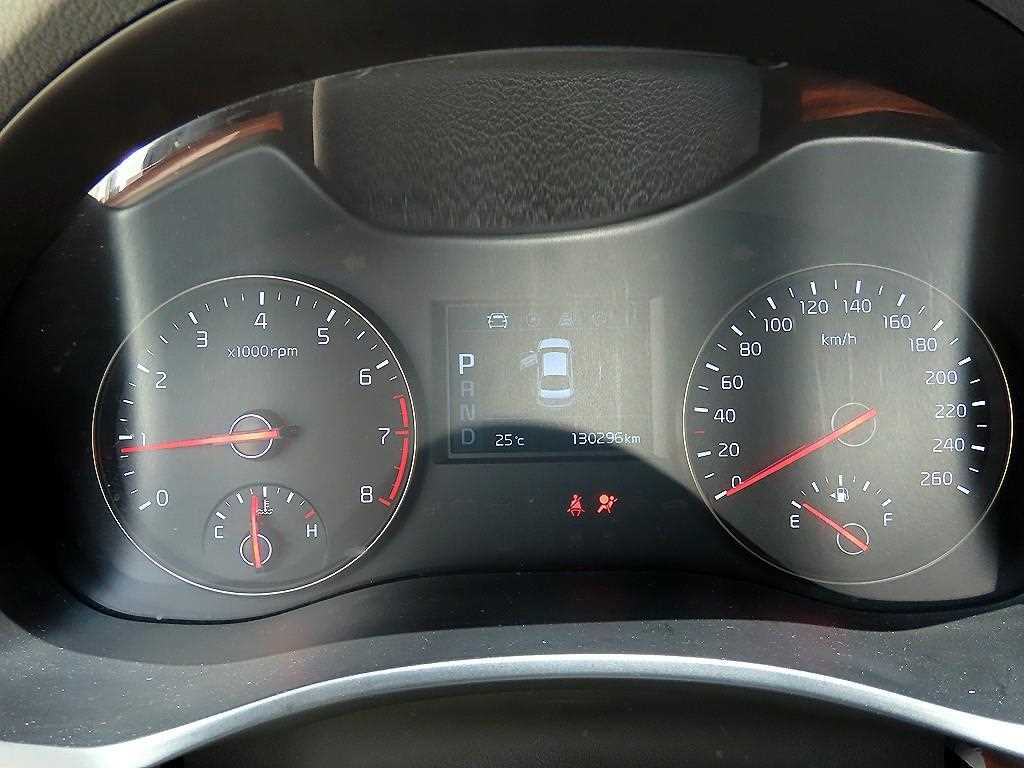 KIA K7 - Vista 9