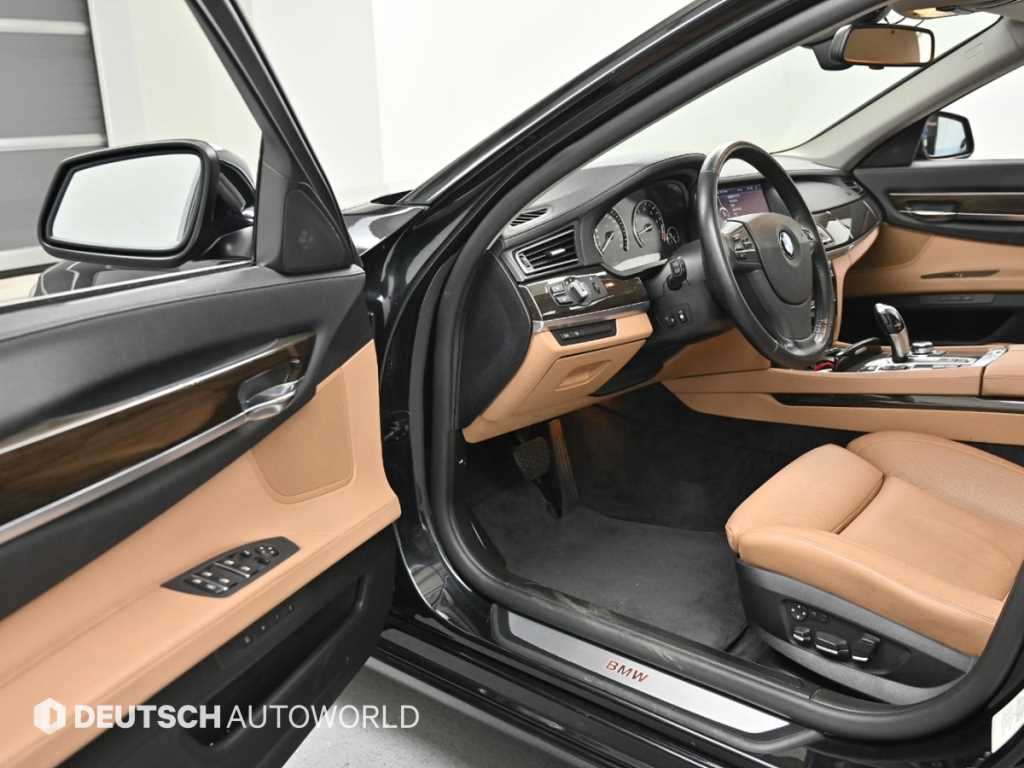 BMW 7 Series - Vista 11