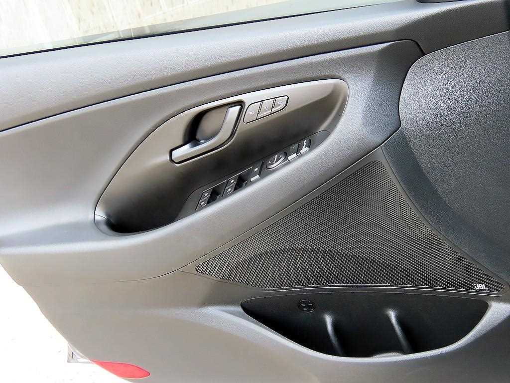 HYUNDAI i30 - Vista 11