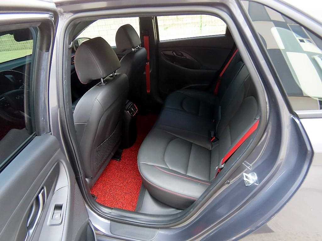 HYUNDAI i30 - Vista 6