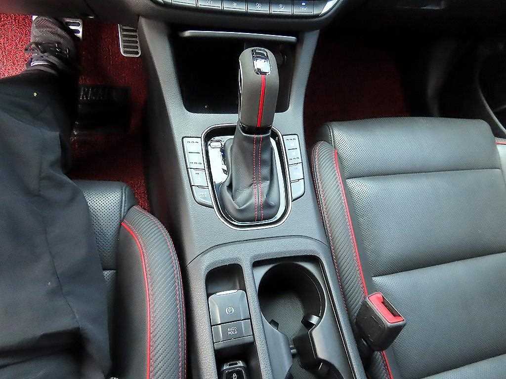 HYUNDAI i30 - Vista 10
