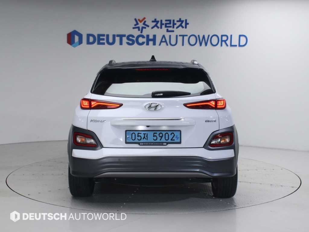 HYUNDAI Kona - Vista 4