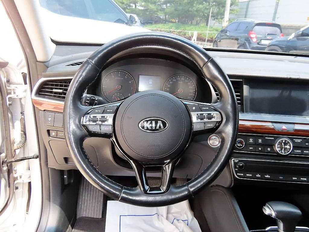 KIA K7 - Vista 8