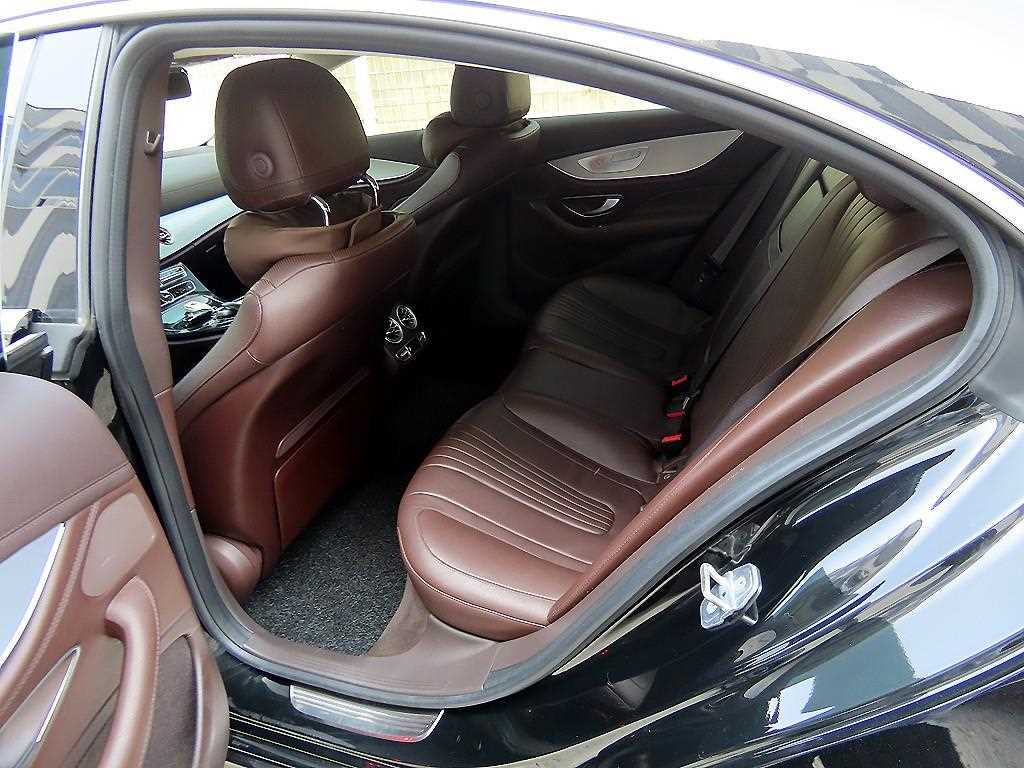Mercedes Benz CLS Class - Vista 7
