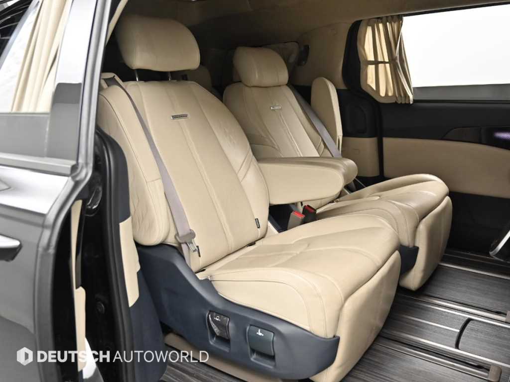 KIA Carnival - Vista 12
