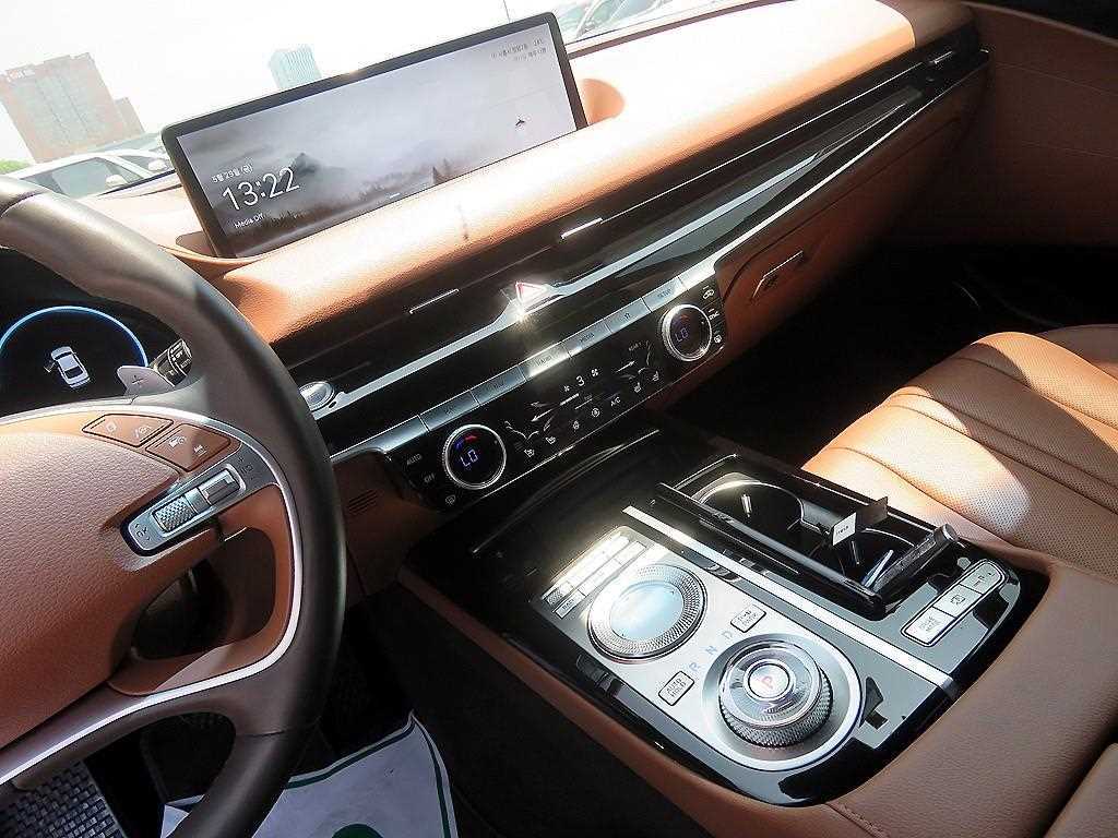 Genesis G80 - Vista 10