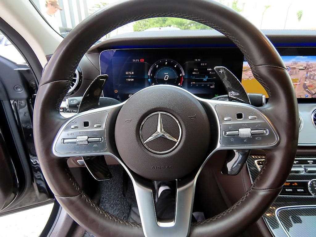 Mercedes Benz CLS Class - Vista 8