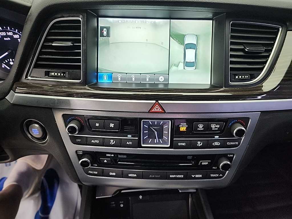 Genesis G80 - Vista 10