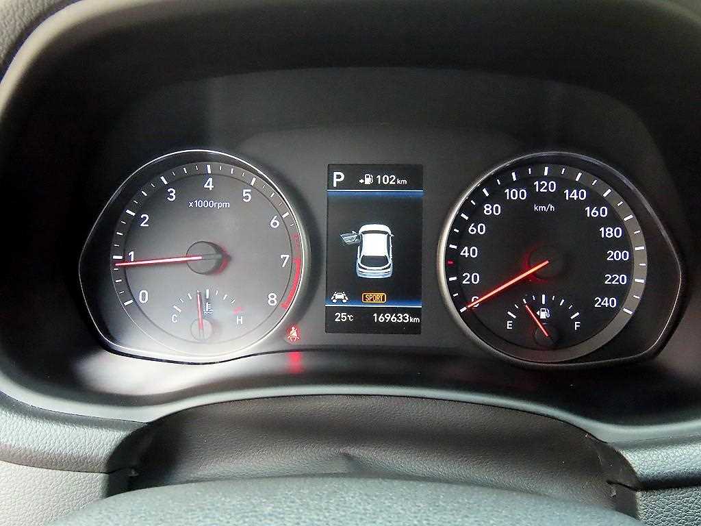 HYUNDAI i30 - Vista 9