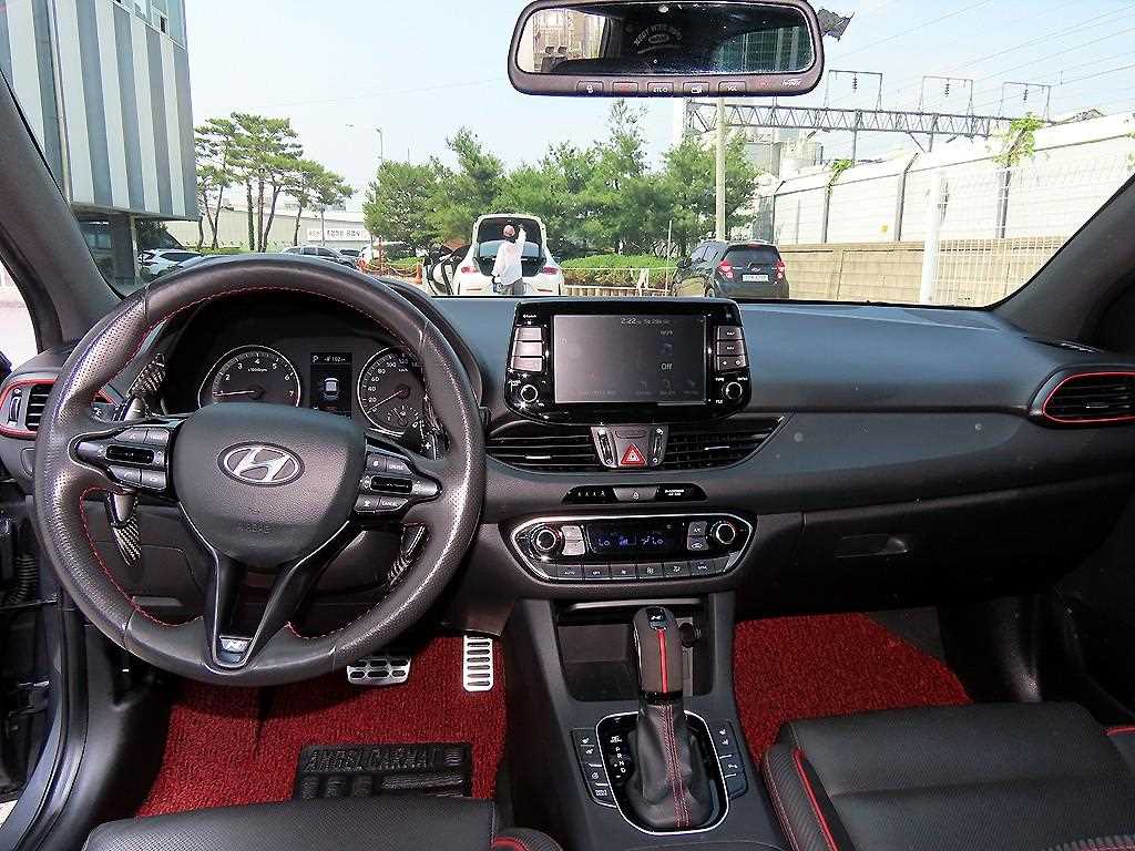 HYUNDAI i30 - Vista 7