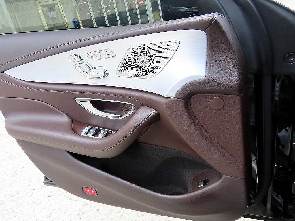 Mercedes Benz CLS Class - Vista 12