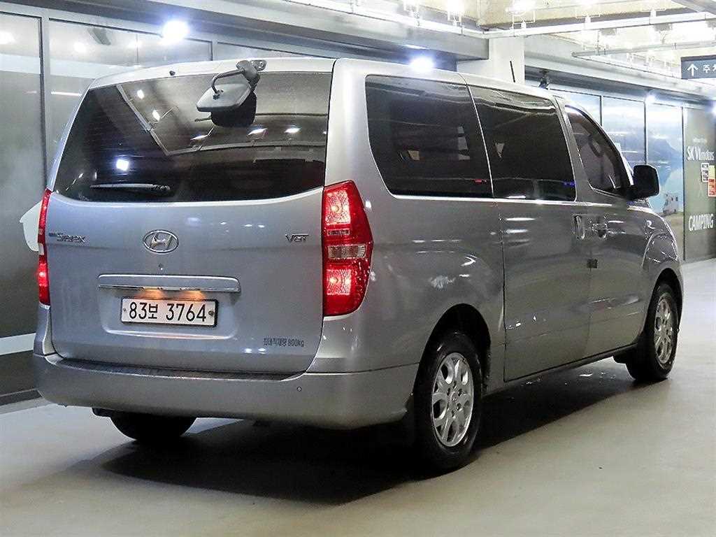HYUNDAI Starex - Vista 4