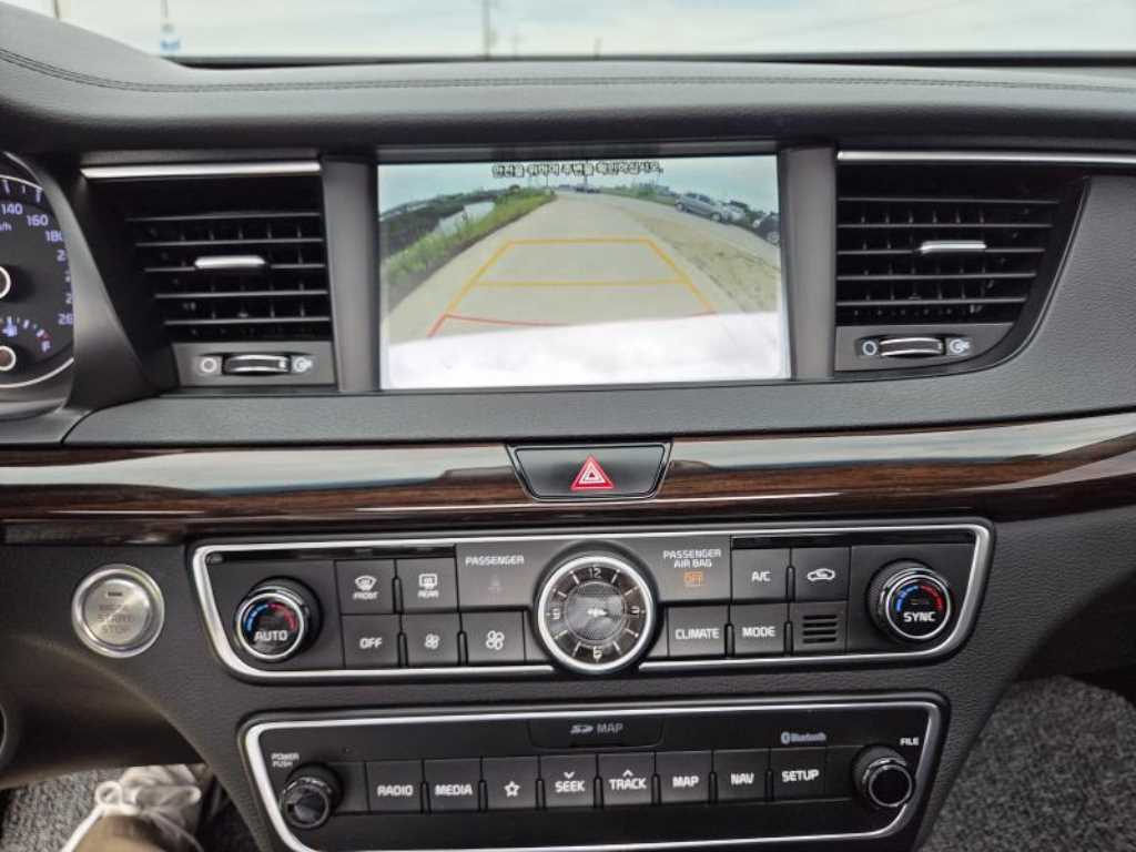 KIA K7 - Vista 10