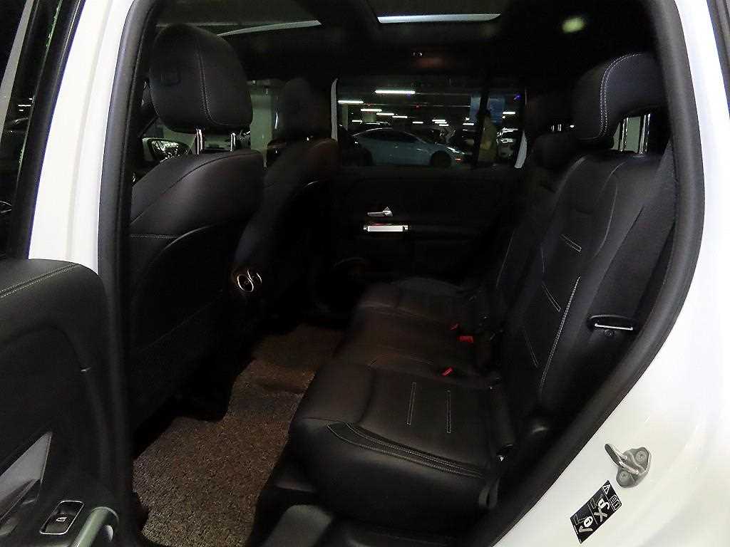 Mercedes Benz GLB Class - Vista 7
