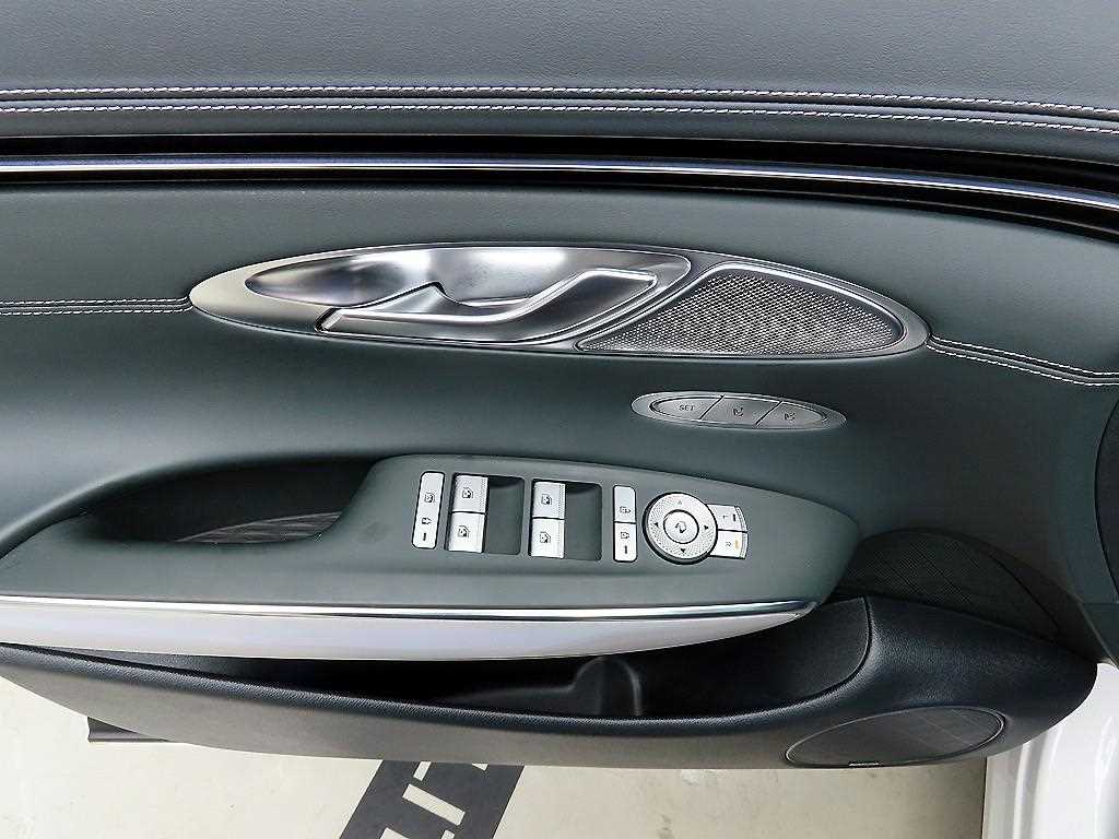 Genesis GV70 - Vista 11