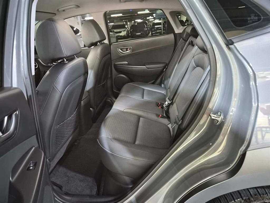 HYUNDAI Kona - Vista 7