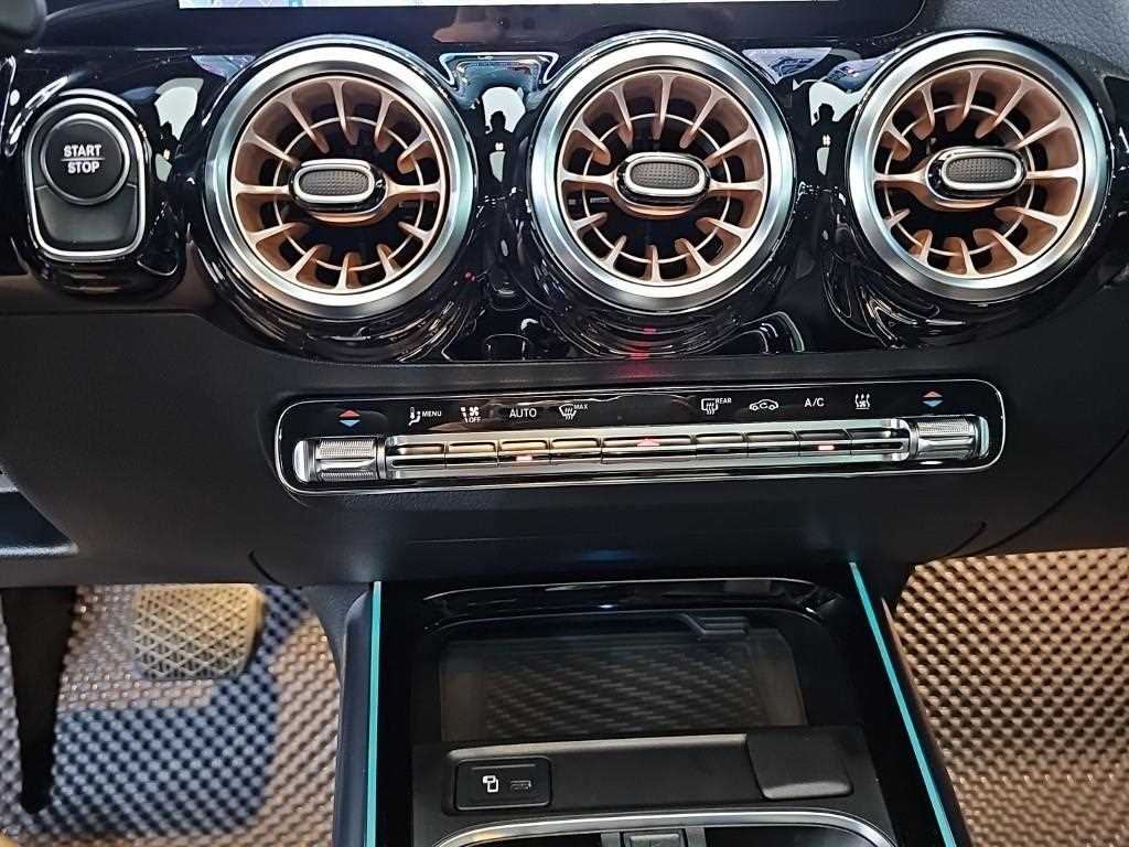 Mercedes Benz EQA - Vista 10
