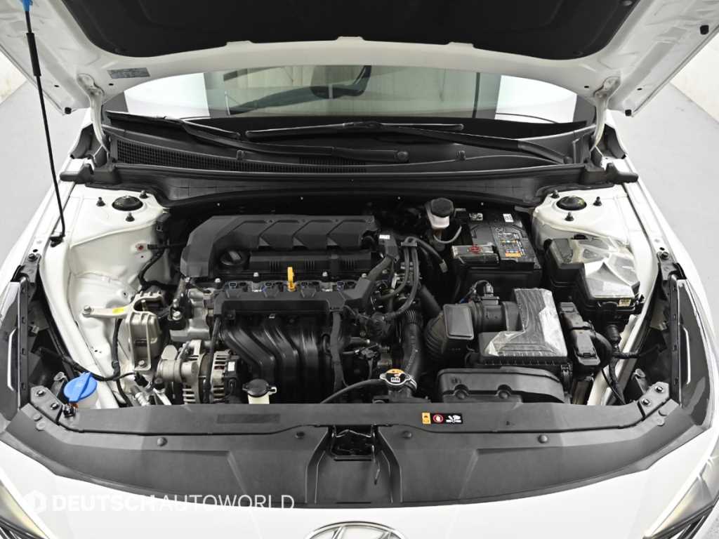 HYUNDAI Avante - Vista 6