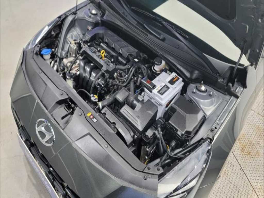 HYUNDAI Avante - Vista 11