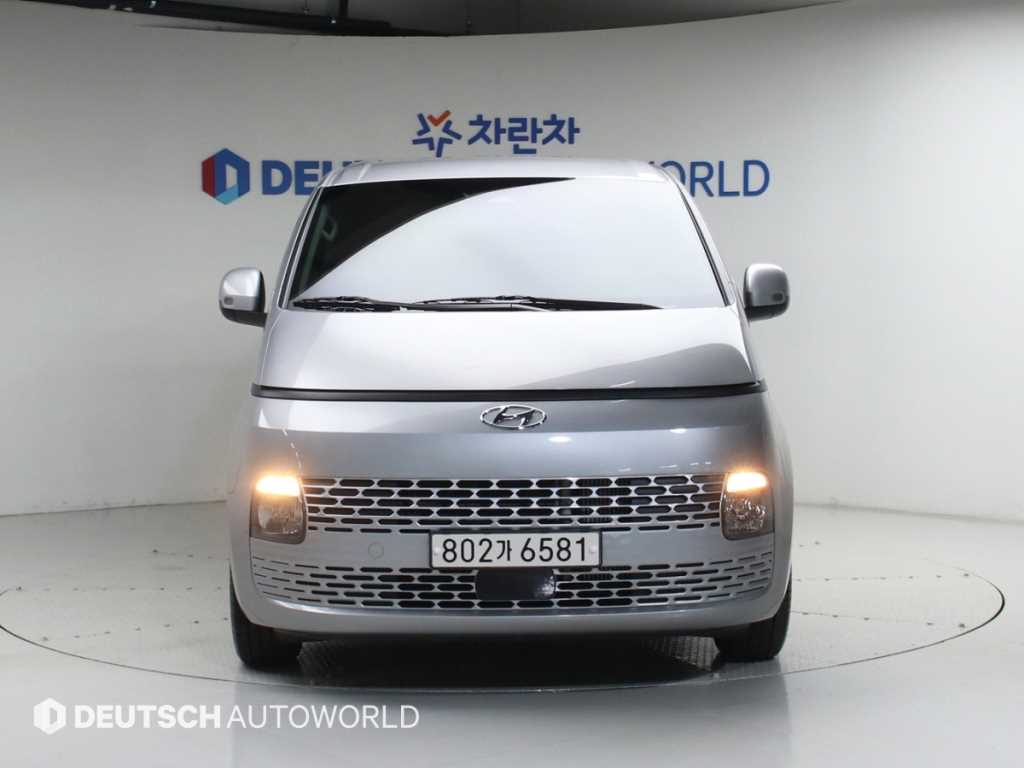 HYUNDAI Staria - Vista 3