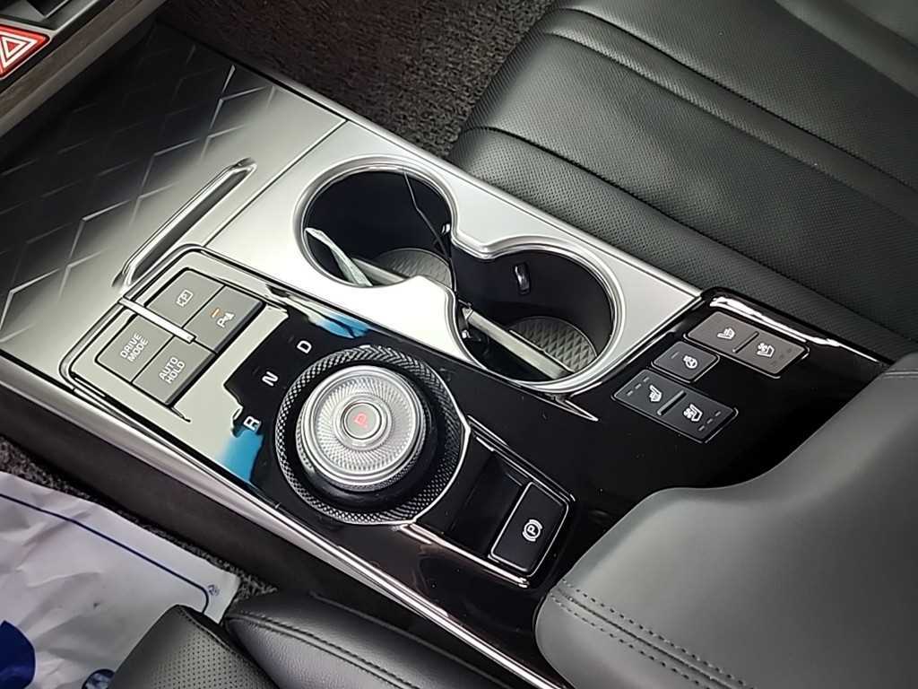 KIA K8 - Vista 8