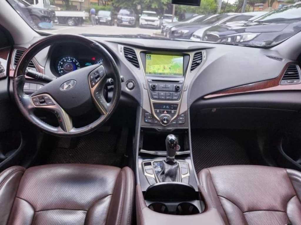 HYUNDAI Grandeur - Vista 5