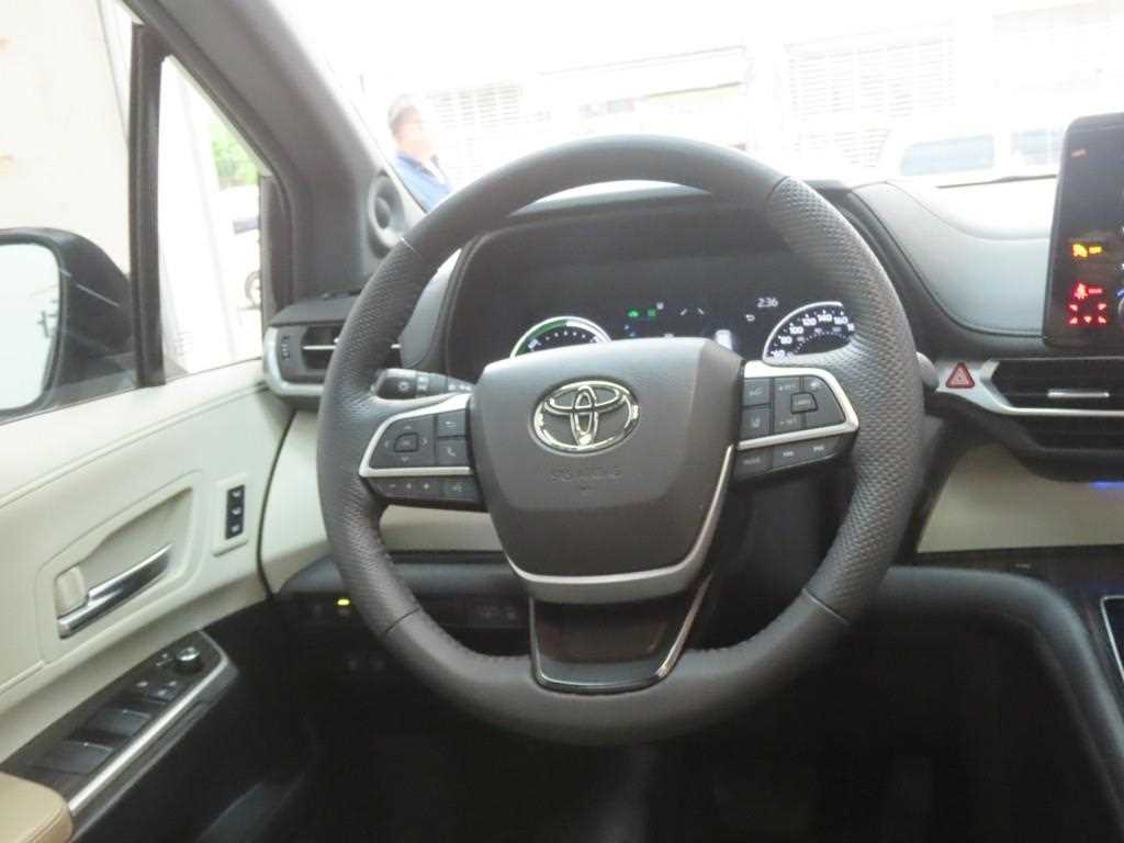Toyota Siena 2024 Negro - Importación desde Corea - HF Imports Iquique - Foto 17
