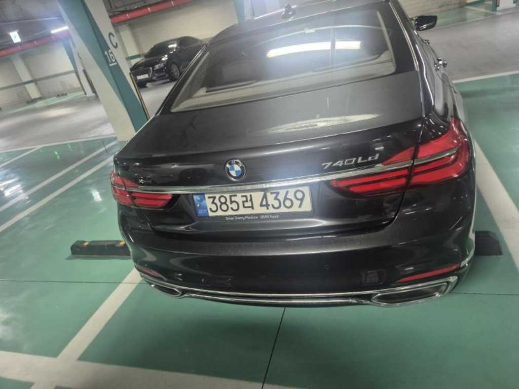 BMW 7 Series - Vista 2