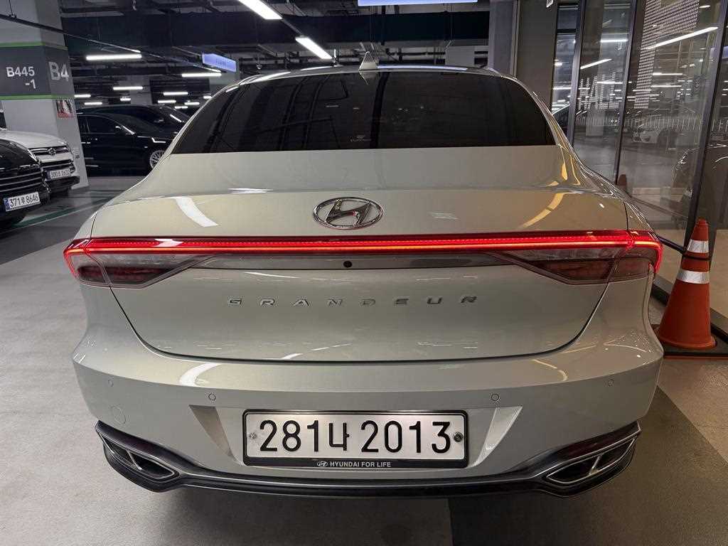 HYUNDAI Grandeur - Vista 7