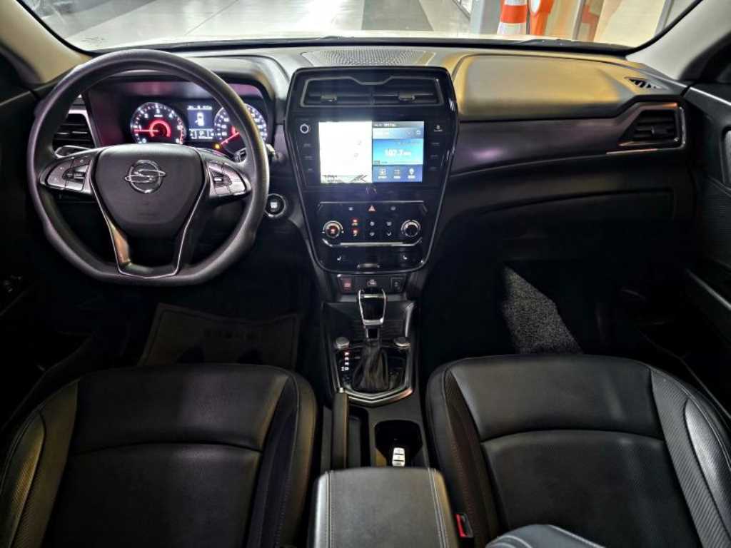 Ssangyong Tivoli - Vista 9