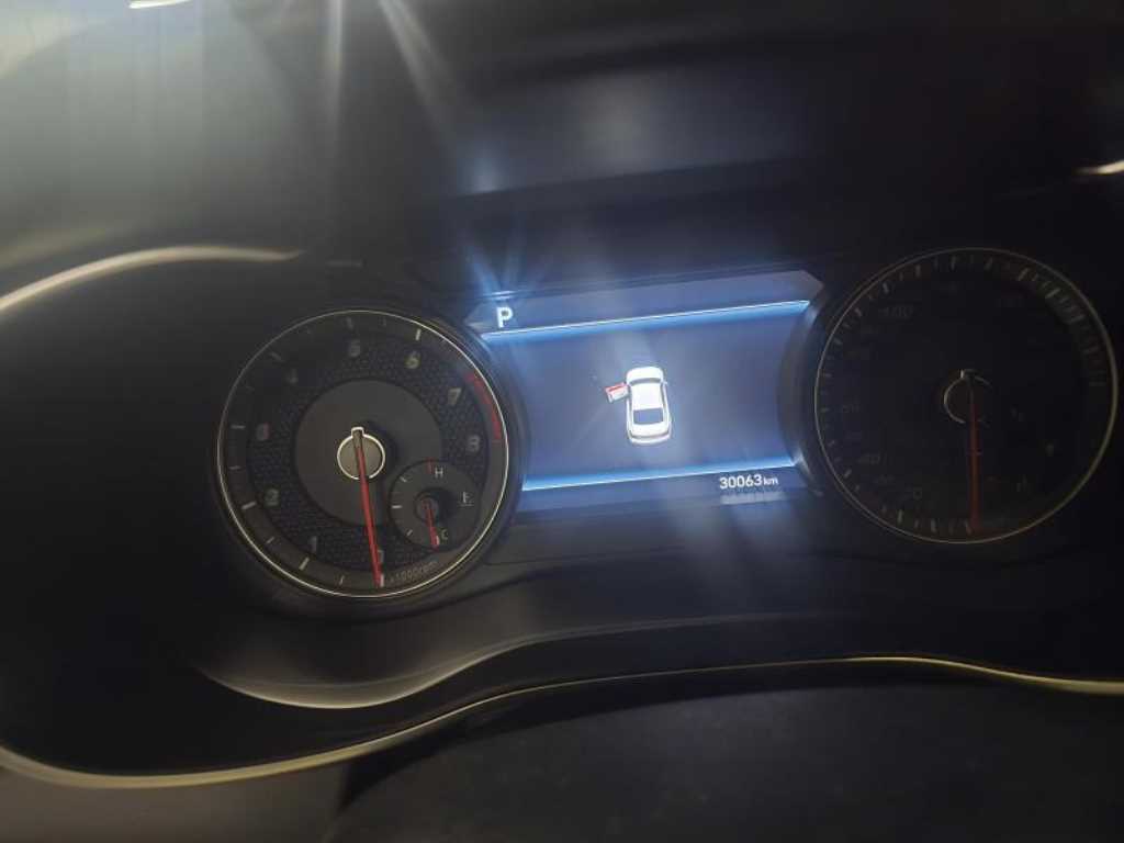 Genesis G70 - Vista 3