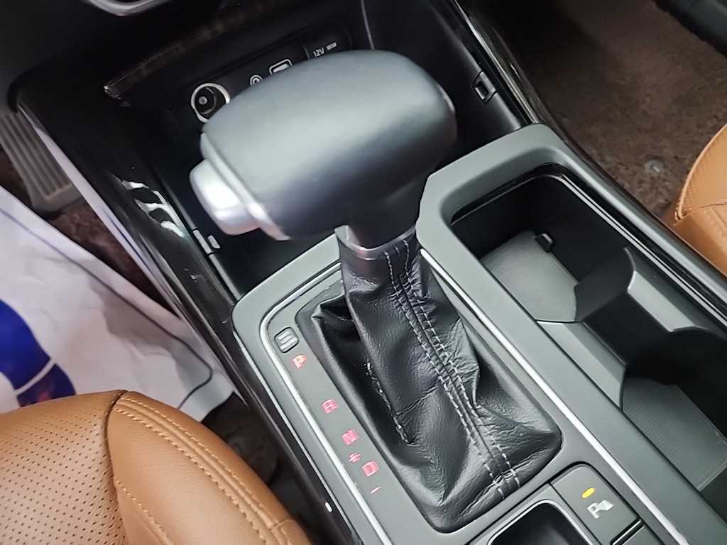 KIA Sorento - Vista 8