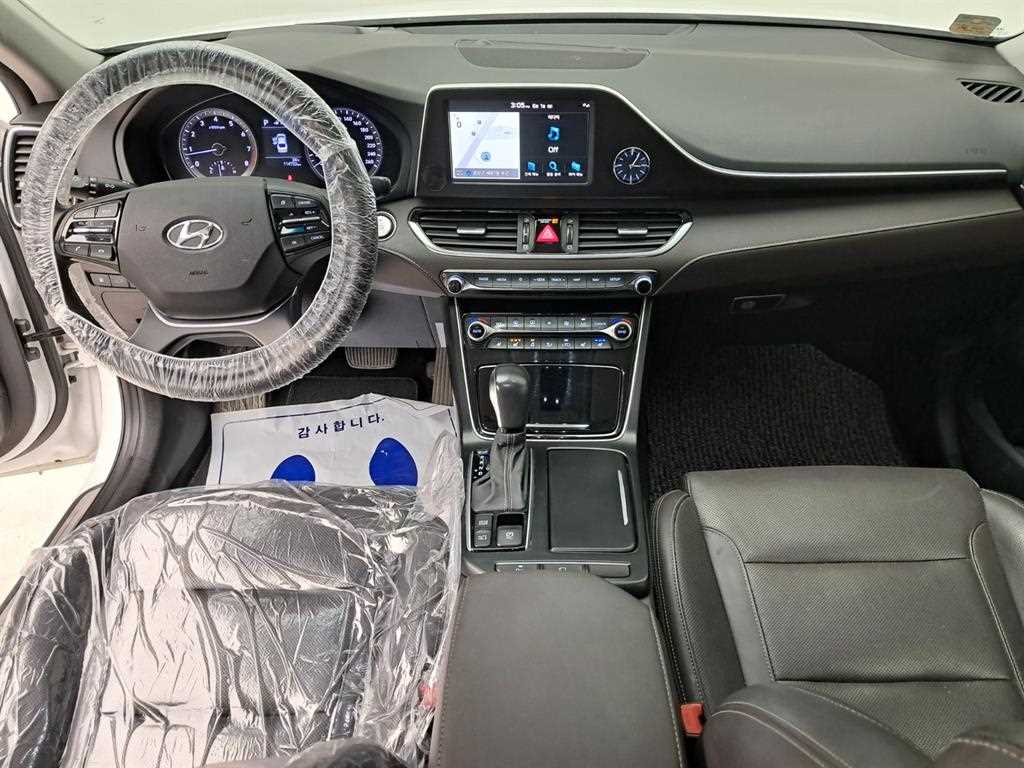 HYUNDAI Grandeur - Vista 6