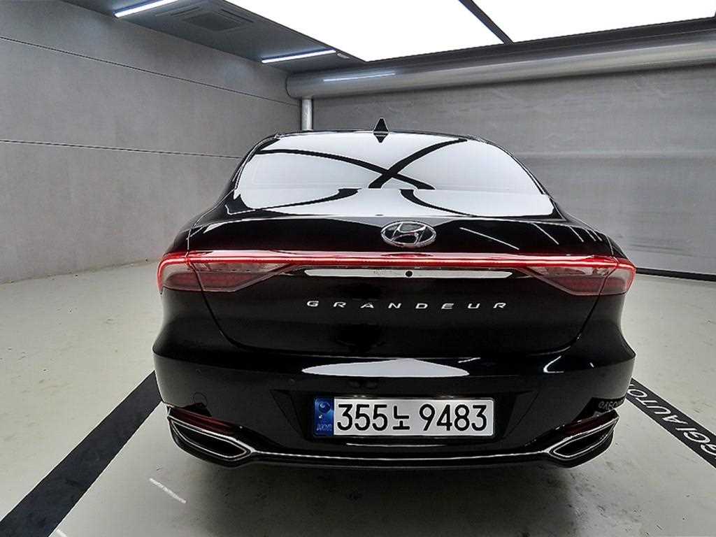 HYUNDAI Grandeur - Vista 3