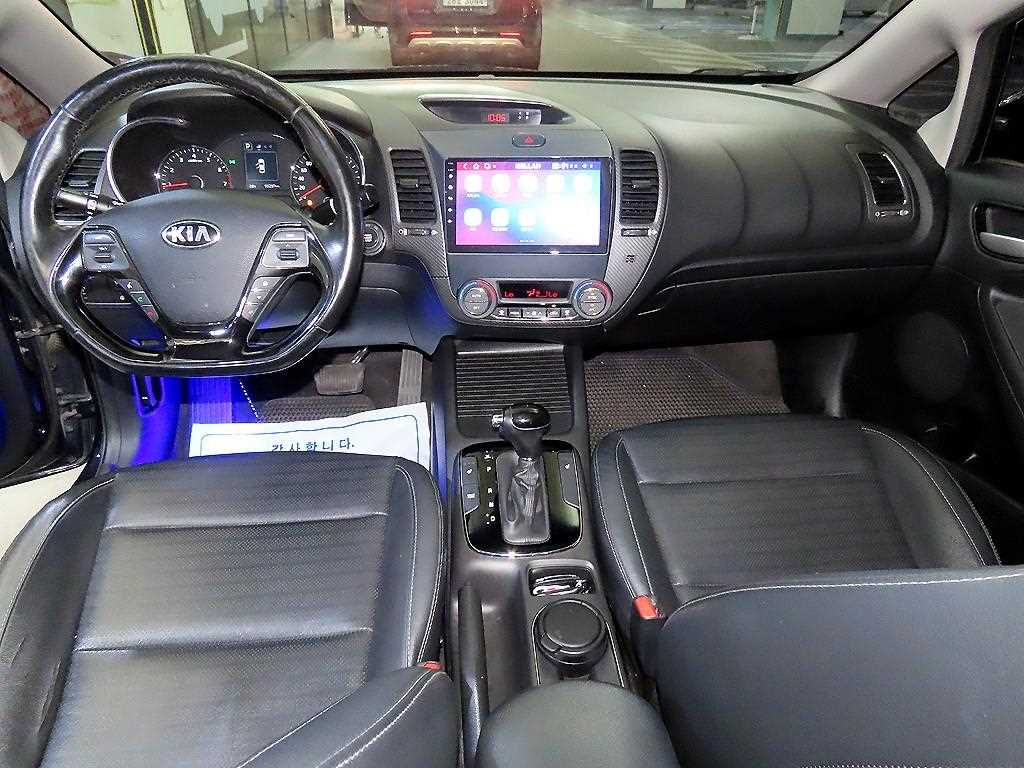 KIA K3 - Vista 10
