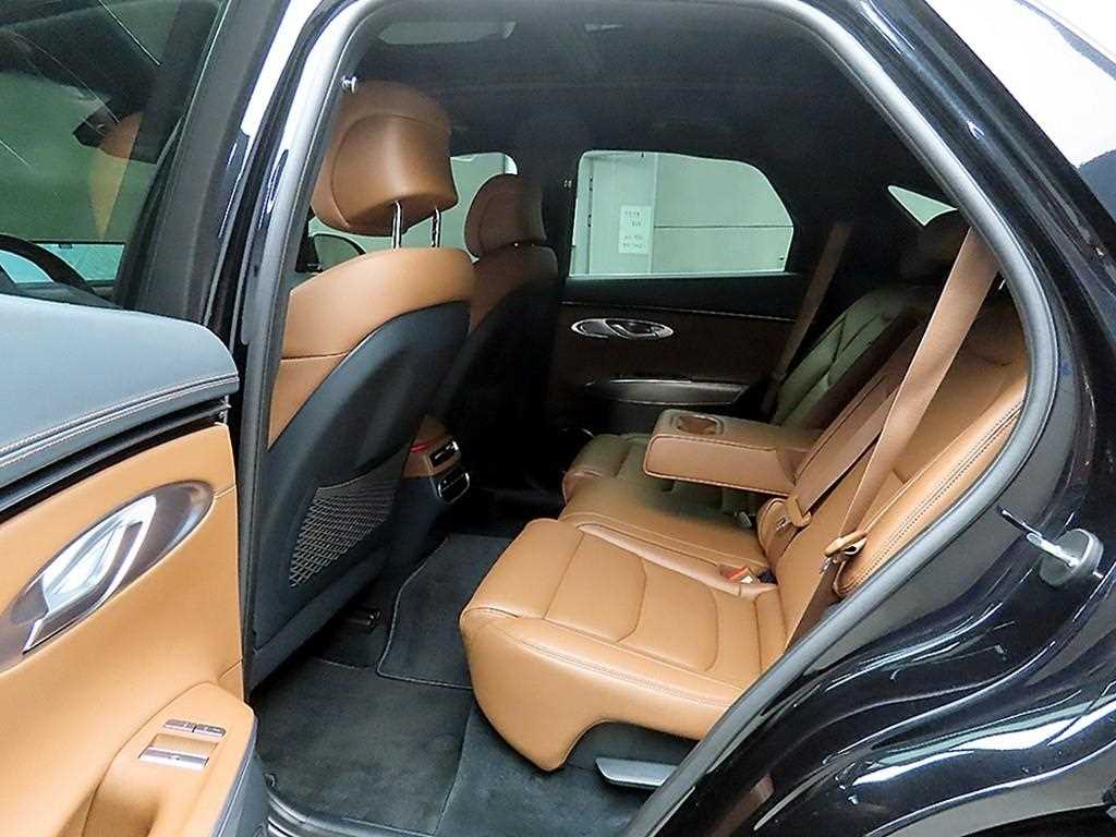 Genesis GV70 - Vista 6