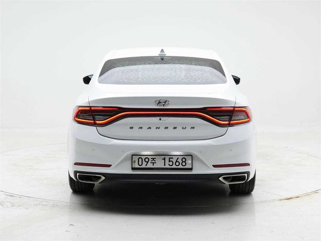 HYUNDAI Grandeur - Vista 5