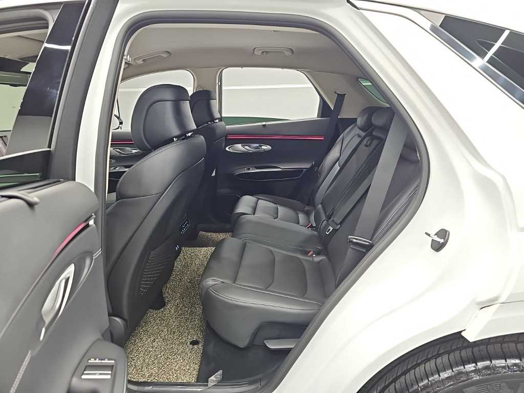 Genesis GV70 - Vista 12