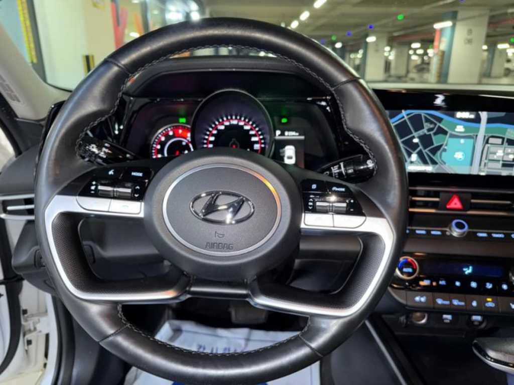 HYUNDAI Avante - Vista 8
