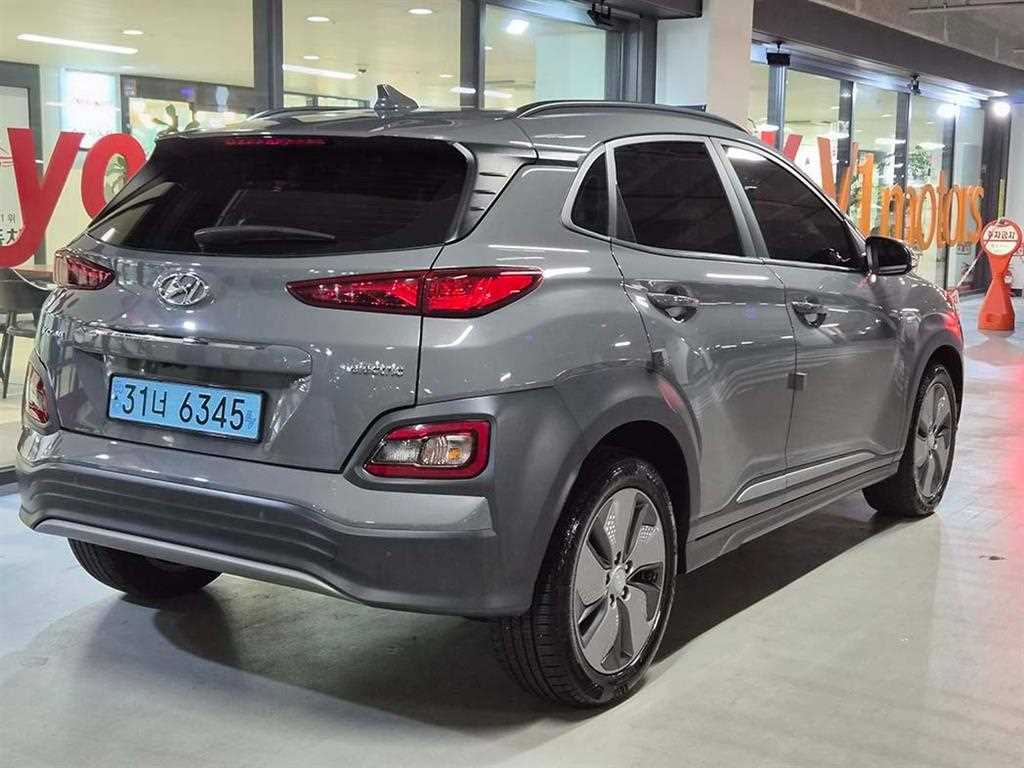 HYUNDAI Kona - Vista 4