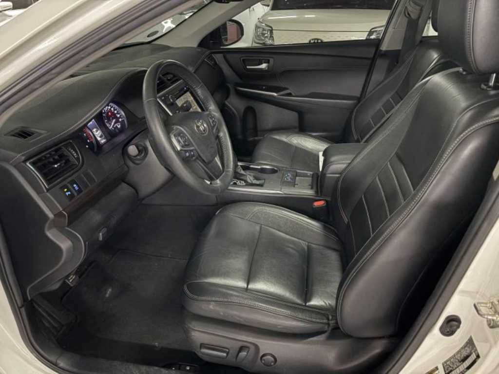 Toyota Camry - Vista 5
