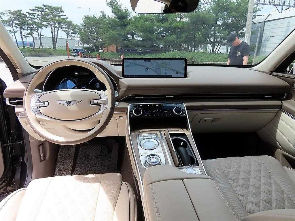 Genesis GV80 - Vista 7
