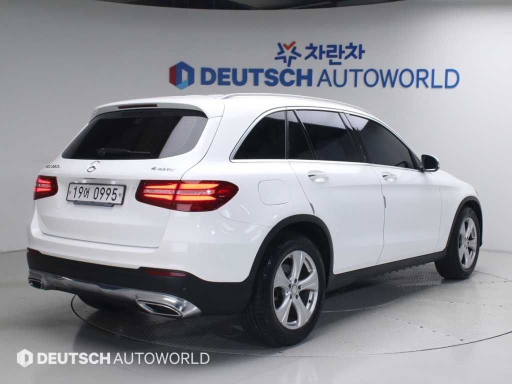 Mercedes Benz GLC Class - Vista 2