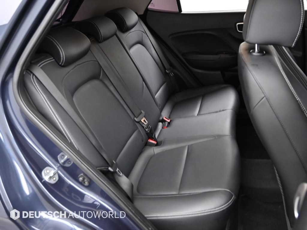 HYUNDAI Venue - Vista 12